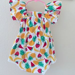 Comes with matching head wrap.